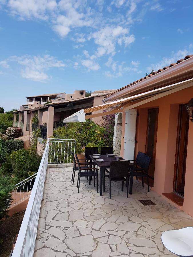 Villa Mit Grossartigem Panoramablick Auf Das Meer Und Direkt Am Pool La Croix-Valmer Exterior foto