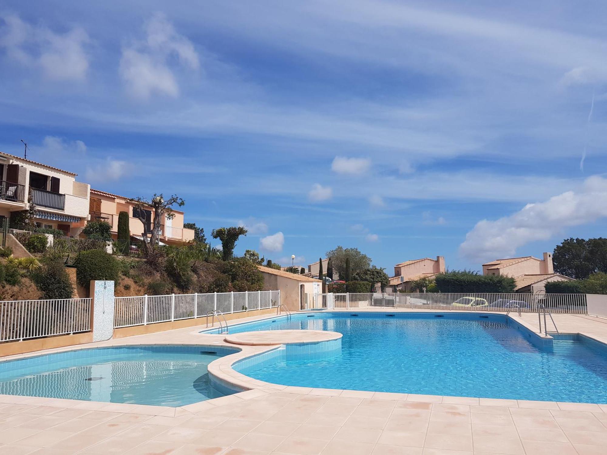 Villa Mit Grossartigem Panoramablick Auf Das Meer Und Direkt Am Pool La Croix-Valmer Exterior foto